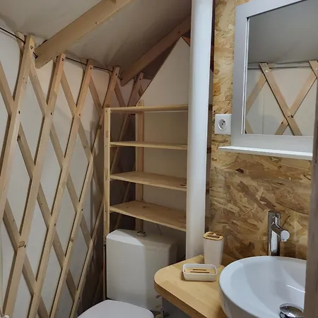 Οργανωμένο κάμπινγκ Yourte De Deconnexion Chauffage Climatisation Briollay